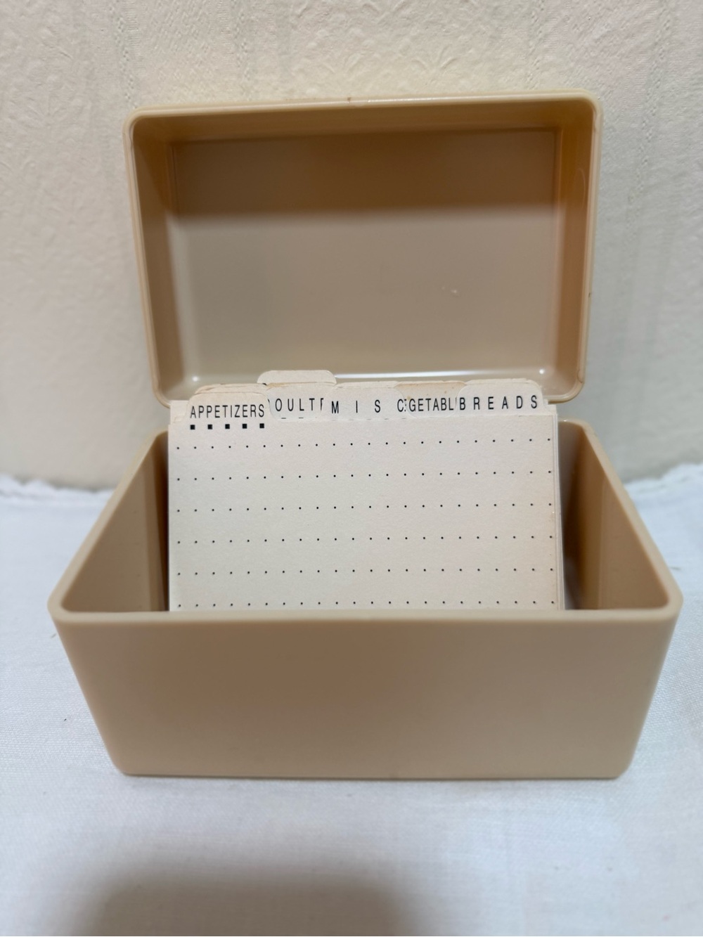 Retro 70s Plastic Recipe Index Card Holder Box Tan Interdesign USA MADE